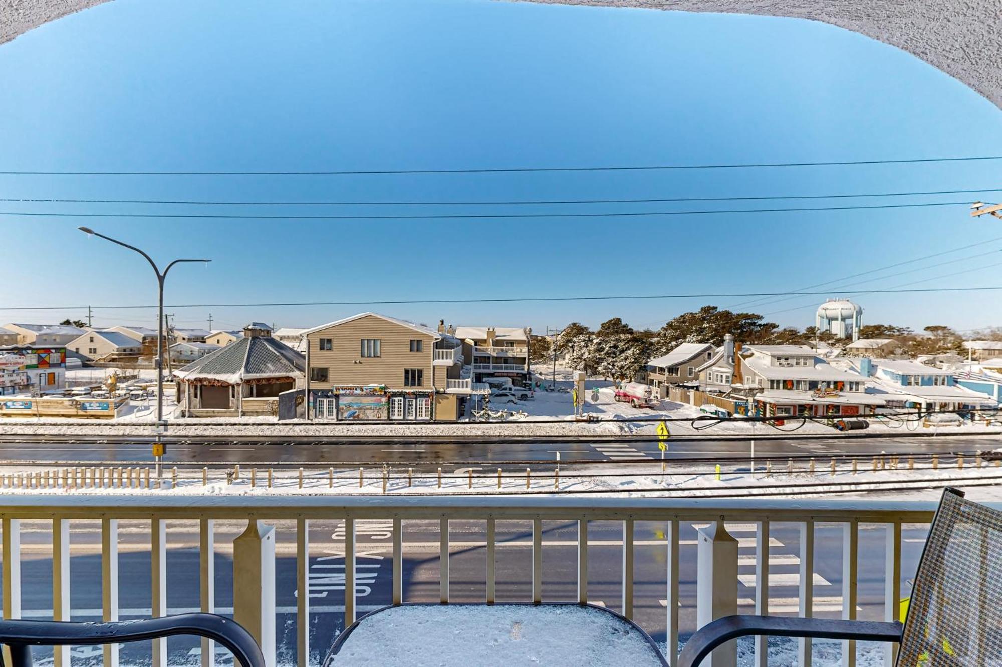 The Surfrider --- 1904 Coastal Highway Unit E Apartment Dewey Beach Exterior photo